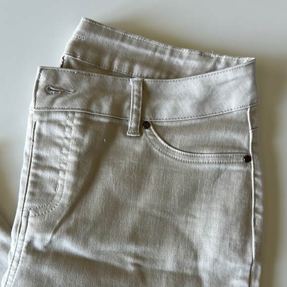 Gray Straight Leg Jeans with Washed Texture - Picture 2 of 6
